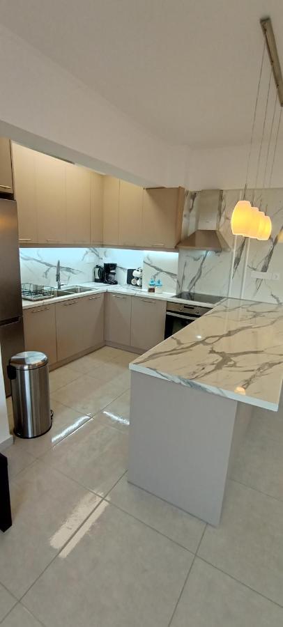 Atlas By Sea Apartment Лутраки Екстериор снимка